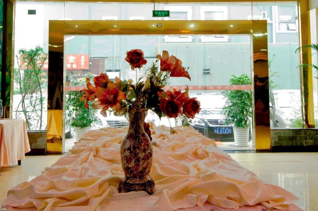Tianhe Hotel Чэнду Экстерьер фото